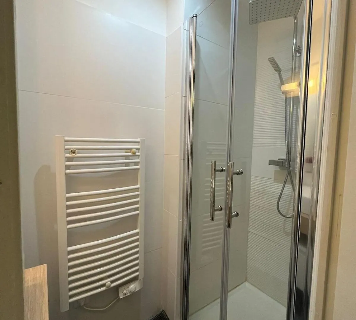 Free Parking! Great Central Apartment With Sea View Nice