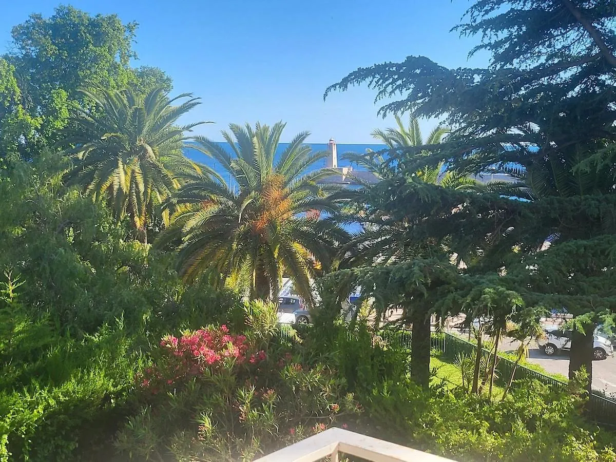 Free Parking! Great Central Apartment With Sea View Nice